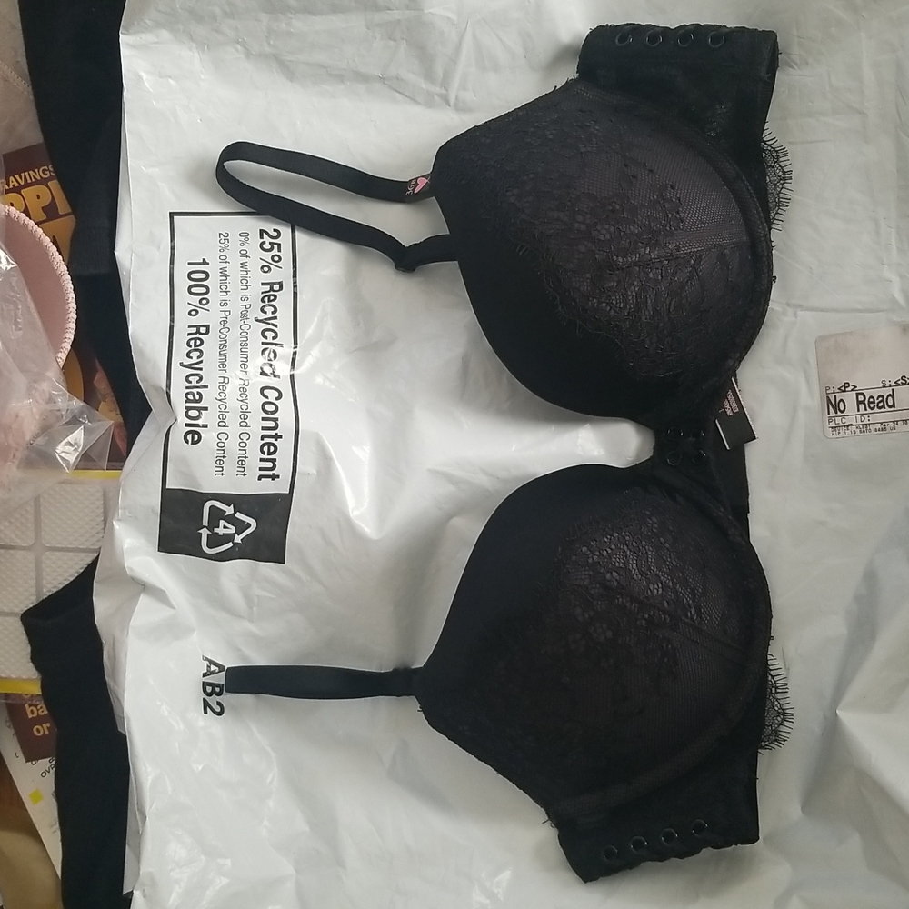 BNWT Victoria's Secret Very Sexy Push Up Bra sz 36B